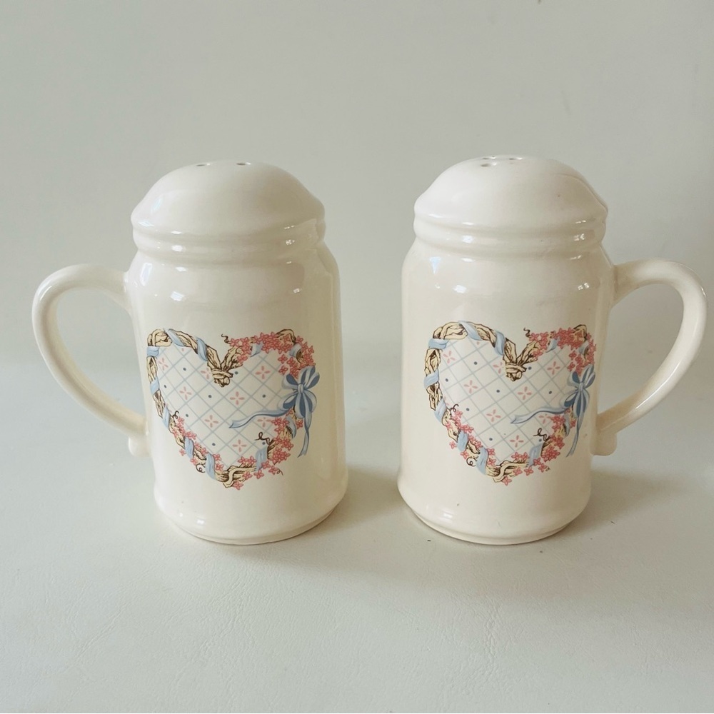 Vintage 1989 House of Lloyd salt and pepper shakers